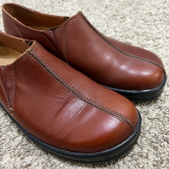 Footprints by Birkenstock Brown Leather Slip On Shoe Size 41 (US 10-10.5) - Picture 3 of 11